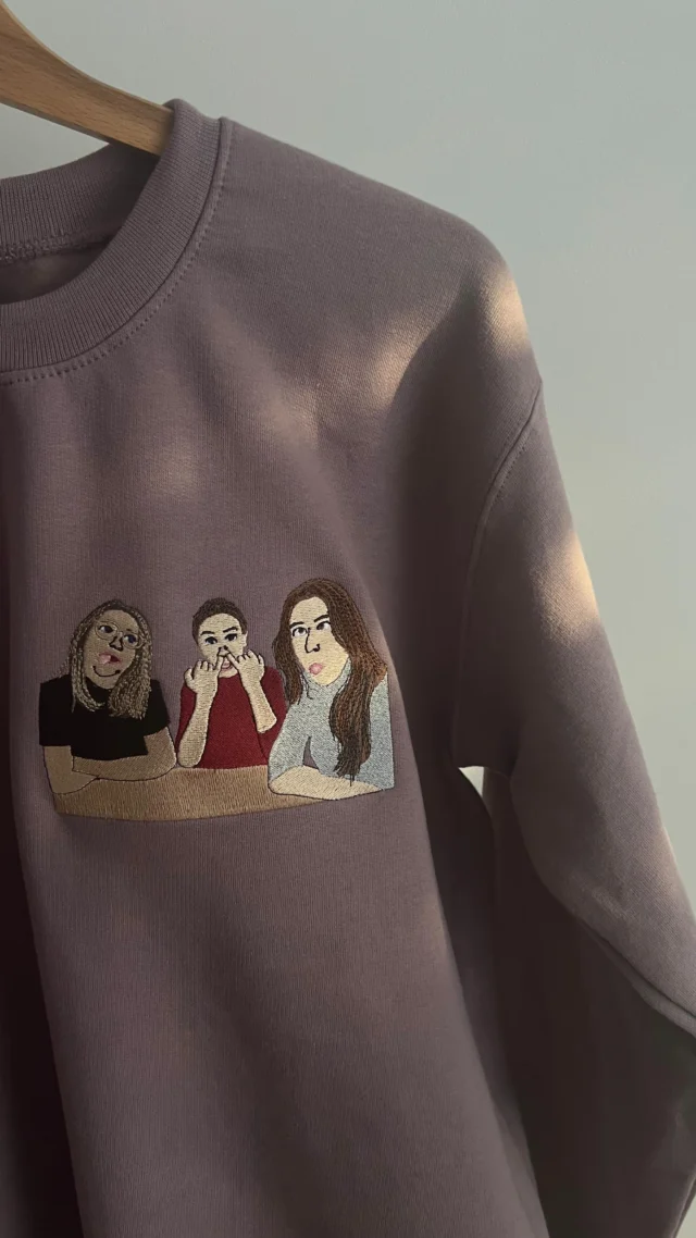 Wykonujemy hafty postaci na podstawie przesłanego zdjęcia! 📸🧡Tworzymy hafty na zamówienie - personalizowane bluzy to nasza specjalność! ✨ZAMÓWIENIA PRZYJMUJEMY NA NASZEJ STRONIE INTERNETOWEJ: www.tulipanka-store.pl
📩 lub napisz do nas wiadomość!