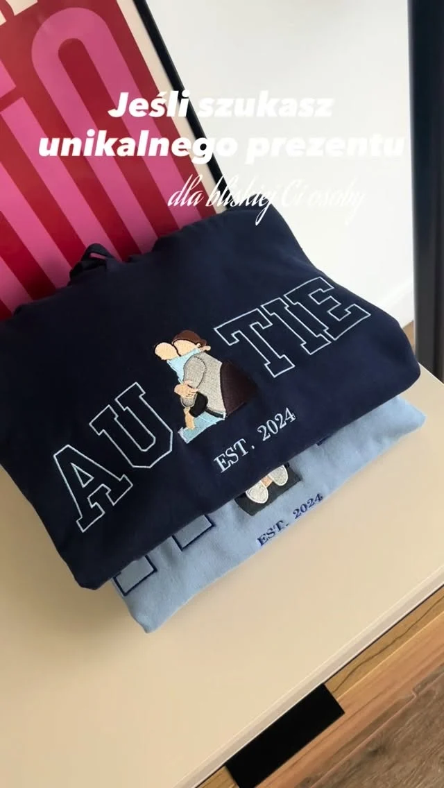 Uwielbiamy tworzyć dla Was wyjątkowe rzeczy 🤍
Na naszej stronie zamówisz produkt z haftem postaci - wybierz odzież, kolor, odpowiedni wzór, dodaj do koszyka i czekaj na efekt ✨#haft #personalizacja #pomysłnaprezent