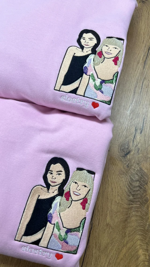 To nie jest kolejna rzecz z półki ✨ tylko coś stworzonego specjalnie dla jednej osoby.Z pomysłem,
z historią
i z emocją 🤍Takie realizacje są wyjątkowe!Idealny pomysł na prezent - dla kogoś bliskiego i dla siebie ✨ZAMÓWIENIA PRZYJMUJEMY NA NASZEJ STRONIE INTERNETOWEJ: www.tulipanka-store.pl
📩 lub napisz do nas wiadomość!