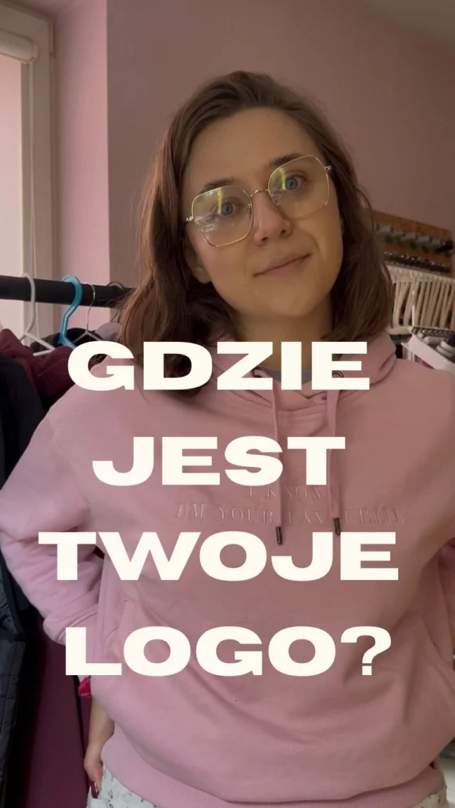 Twoi pracownicy reprezentują Twoją firmę. Czy ich odzież też to robi? 👀Pierwsze wrażenie ma znaczenie. Niezależnie od tego, czy prowadzisz małą firmę, lokalny biznes czy większy zespół — spójna odzież z logo pomaga budować profesjonalny wizerunek i sprawia, że Twoja marka staje się rozpoznawalna.W Tulipanka Haft wykonujemy haft komputerowy na odzieży firmowej, dopasowując realizację do potrzeb Twojej firmy.🪡 Bluzy, również rozpinane
🪡 Polary i bezrękawniki
🪡 Koszulki i polo
🪡 Odzież robocza i inne produkty z logo Twojej firmyDlaczego haft? To trwała i estetyczna metoda znakowania, która świetnie sprawdza się na odzieży noszonej na co dzień. A dobrze wyeksponowane logo pomaga zadbać o spójny wygląd całego zespołu.Realizujemy zamówienia już od jednej sztuki.📩 Napisz do nas, a porozmawiamy o odzieży z logo dla Twojej firmy. Pomożemy Ci dobrać rozwiązanie odpowiednie do Twoich potrzeb.📍Działamy w okolicach Krosna, a zamówienia wysyłamy na terenie całej PolskiA Twoje logo? Czeka na swoje miejsce. 🌷